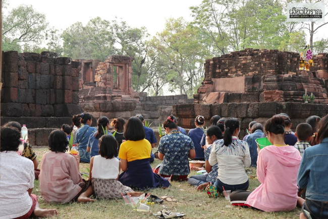 บุญสรงกู่ที่บ้านกู่กาสิงห์